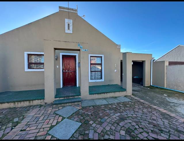 5 BEDROOM HOUSE FOR SALE IN FOREST VILLAGE